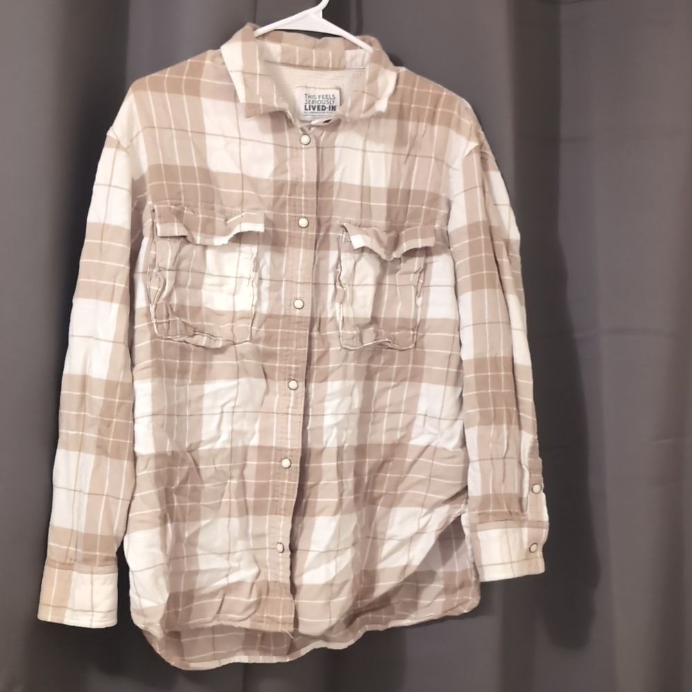 American Eagle Tan and Cream Flannel Long Sleeve Shirt‎ Size Small